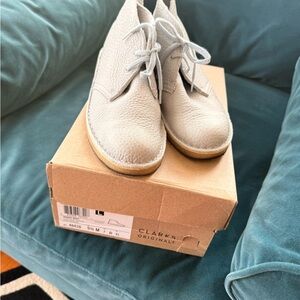 Clarks Originals Desert Boot in Light blue Leather